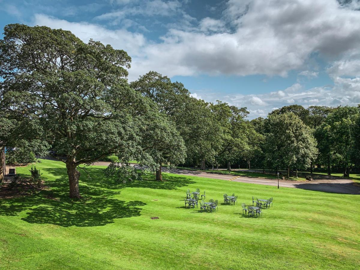 Hollins Hall Hotel, Golf & Country Club Bradford  Eksteriør billede